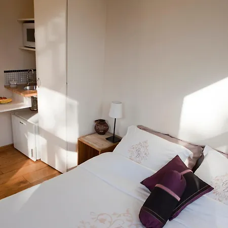 Eelhouse Apartment