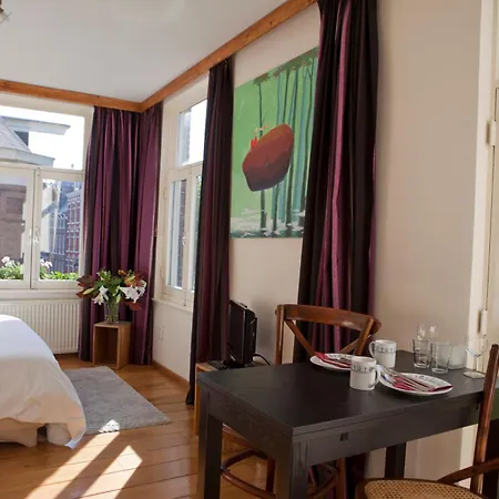 Eelhouse Apartment
