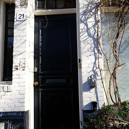 Eelhouse Apartment *